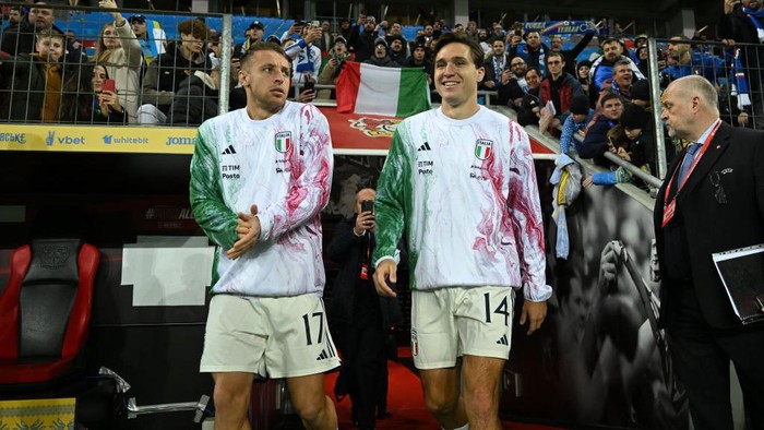 Frattesi (kiri) dan Chiesa saat memperkuat Timnas Italia. Foto: Getty Images/Claudio Villa